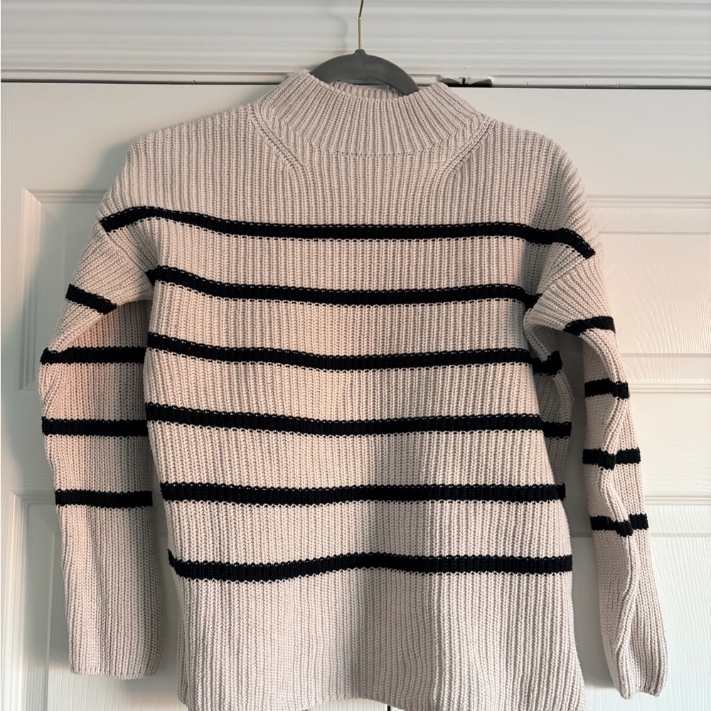 Banana Republic White and Black Striped Sweater